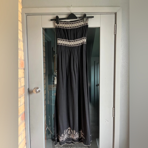 Black Maxi Dress with White Embroidery - Picture 4 of 4